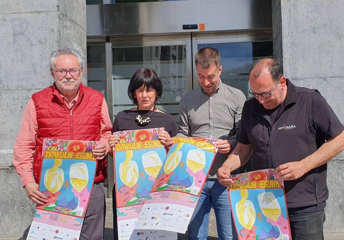 Merino, Urrutia. Molinuevo y Álava durante la presentación de la fiesta.