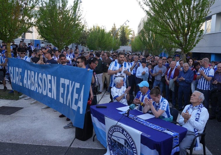 Clamor en Mendizorroza contra un eventual traslado del estadio