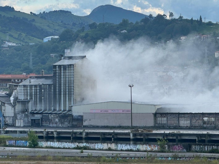 Segundo incidente con humo en una fábrica de Zorroza en quince días: recomiendan cerrar puertas y ventanas