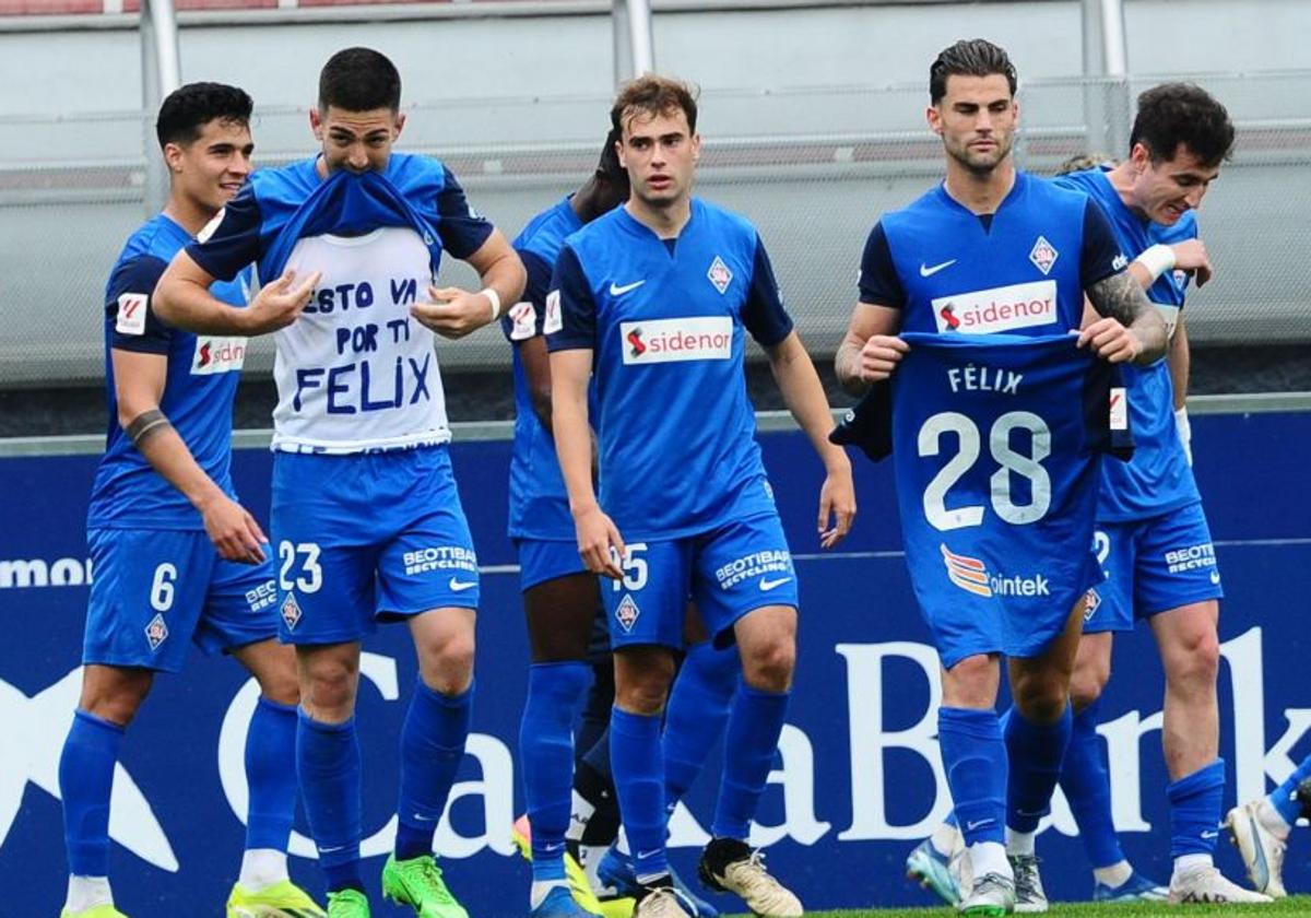 Los azules dedicaron los goles a su compañero Félix.