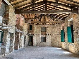 Interior de la antigua ermita de San Nicolás.
