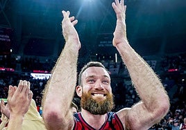 Matt Costelo, al final de un partido en el Buesa Arena.