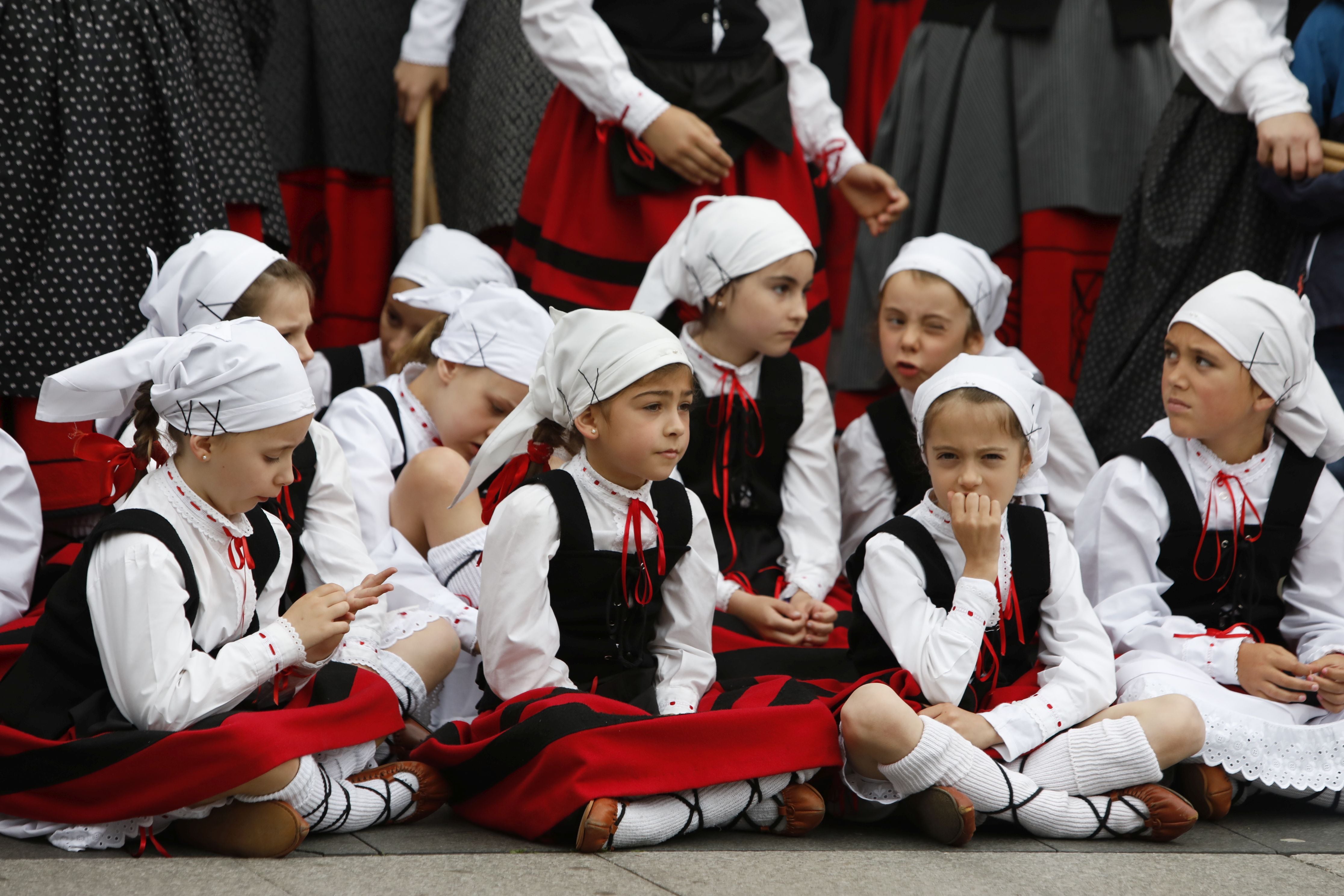 La gran fiesta de los bailes tradicionales en Amorebieta
