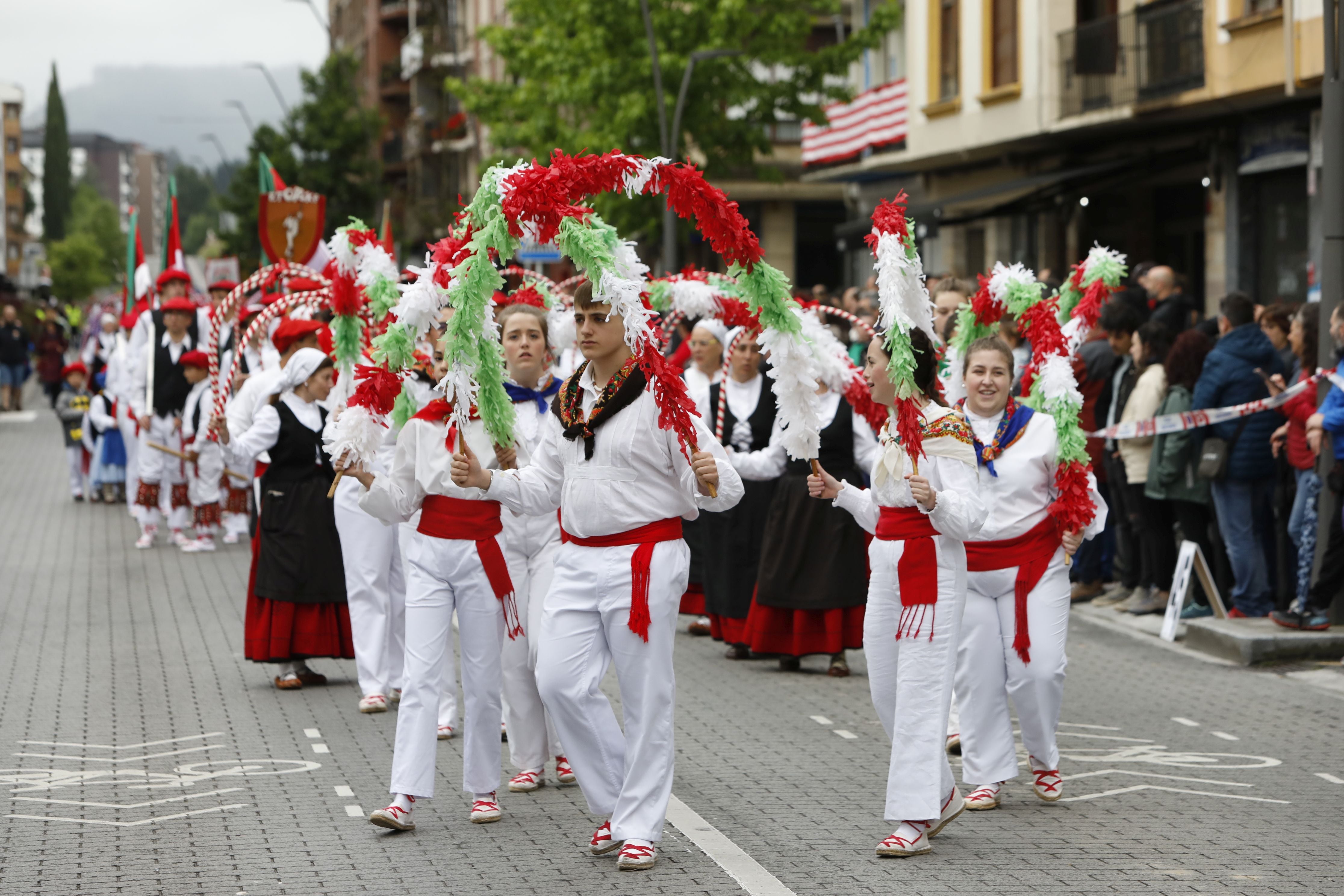 La gran fiesta de los bailes tradicionales en Amorebieta