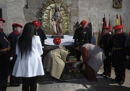 Miñones en activo y varias decenas de jubilados, junto a representantes institucionales han acudido a los actos de homenaje.