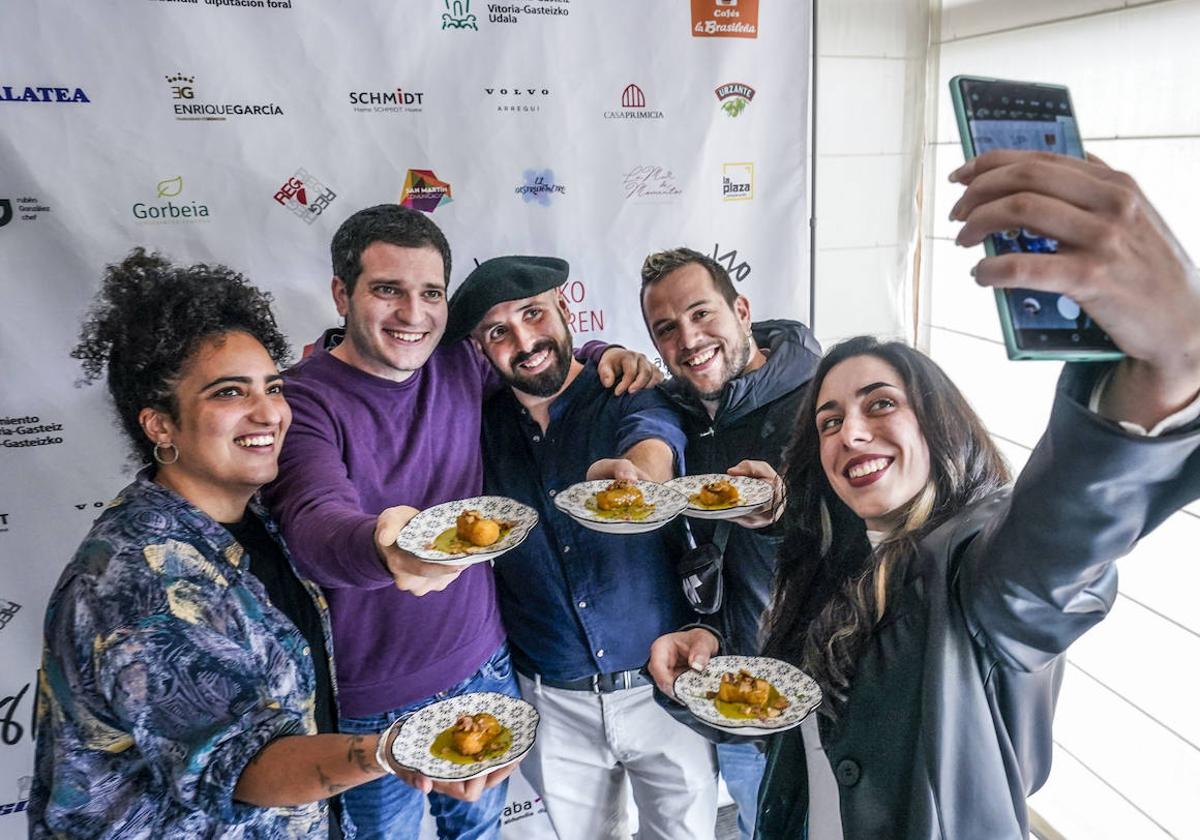 Los 'influencers' gastronómicos que elegirán los finalistas de la Semana del Pintxo de Álava.