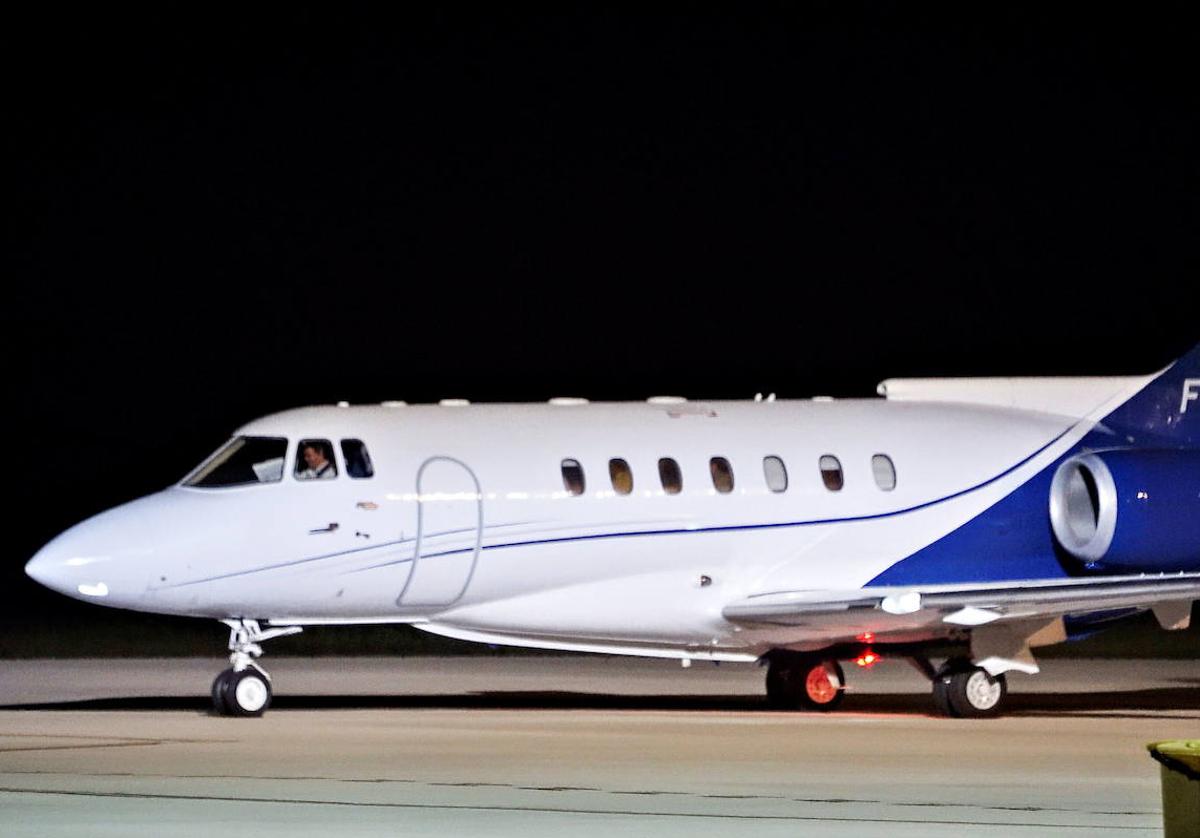 El avión que traerá a Araceli, en junio de 2021, cuando se llevó al líder del Frente Polisario de Pamplona.