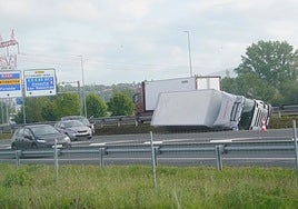 El accidente ha ocurrido en la N-622, a la altura de Etxabarri-Ibiña.