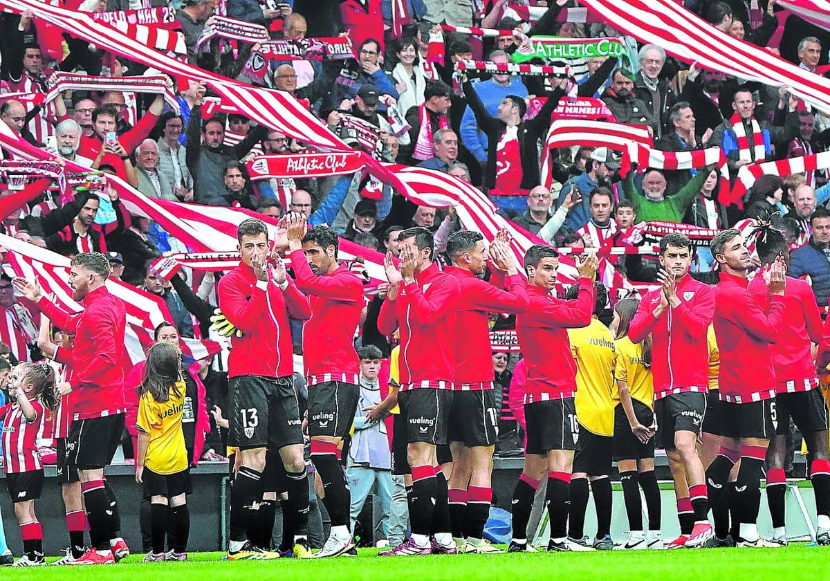 Jugadores del Athletic y los aficionados rojiblancos forman una sociedad indisoluble presidida por la armonía y unión.