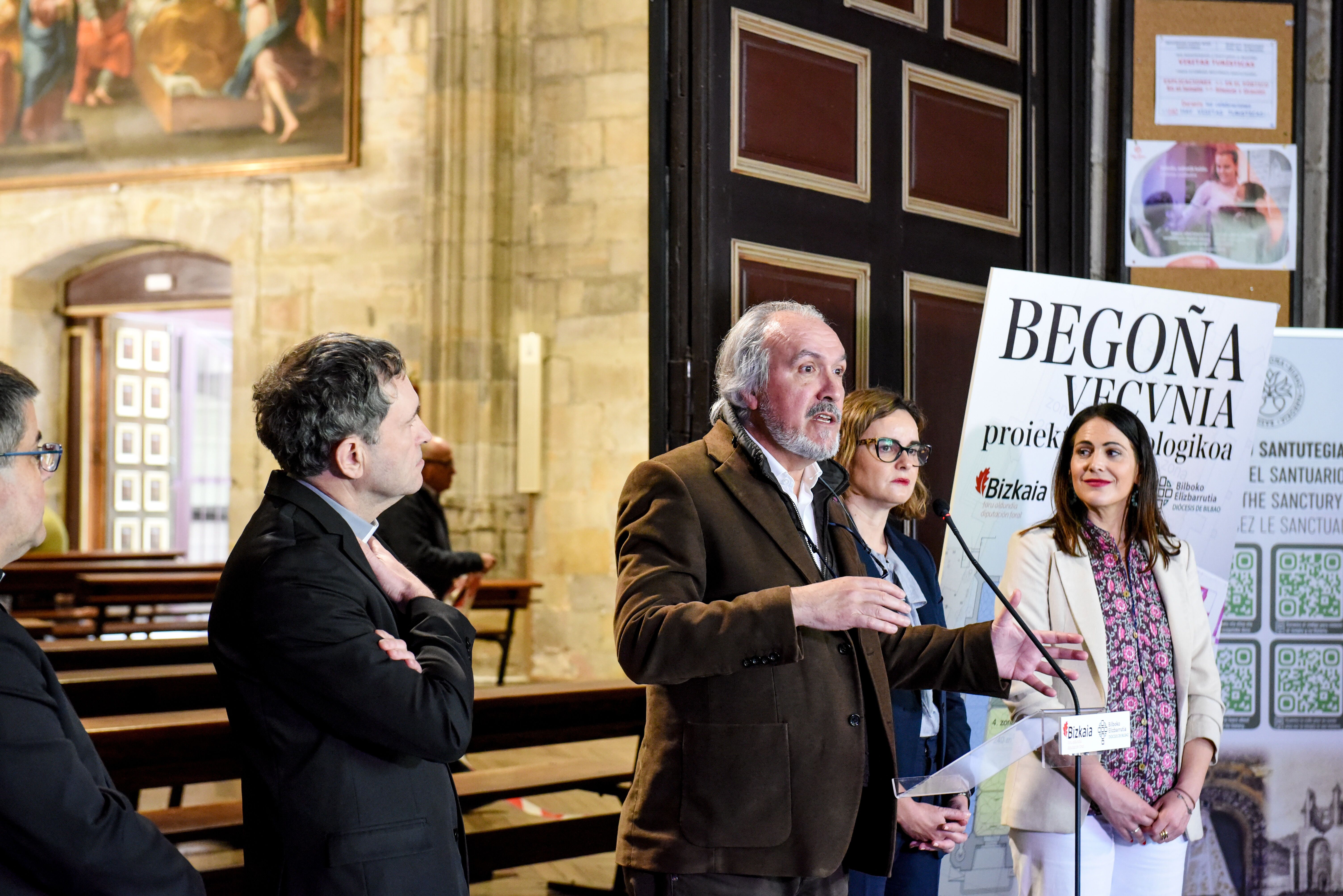 Presentación de las excavaciones en la basílica el pasado 8 de mayo.