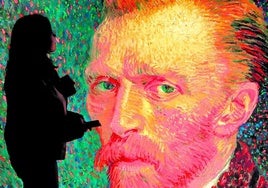 Una joven visita la 'Van Gogh Experience' que organiza Next Museum en Bilbao.