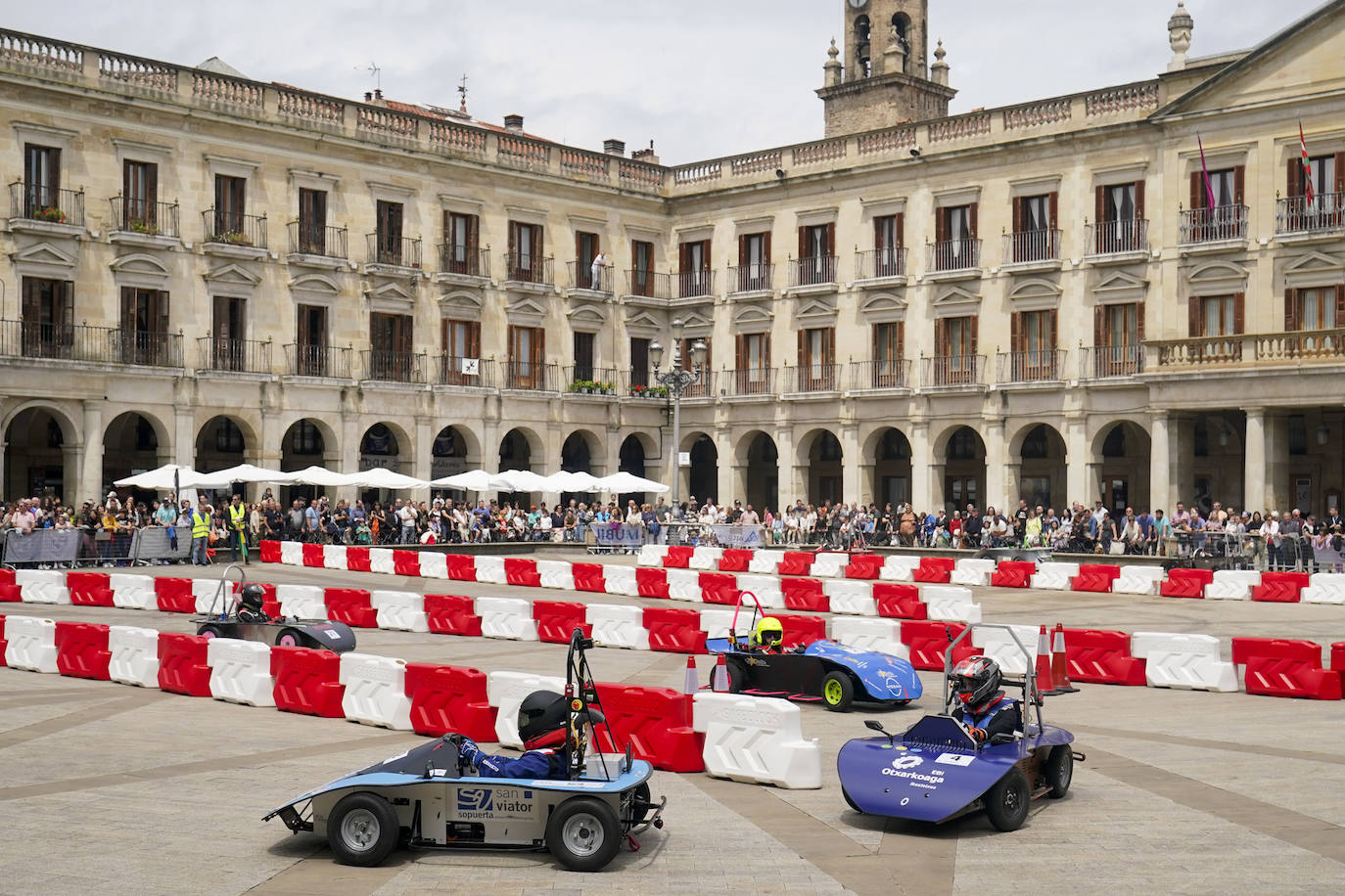 El centro de Vitoria se convierte en un circuito de carreras