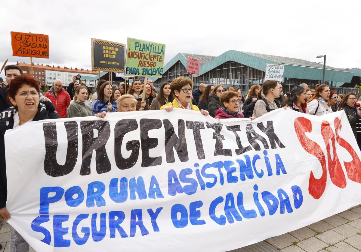 Manifestación de las trabajadoras de Urgencias de Txagorritxu