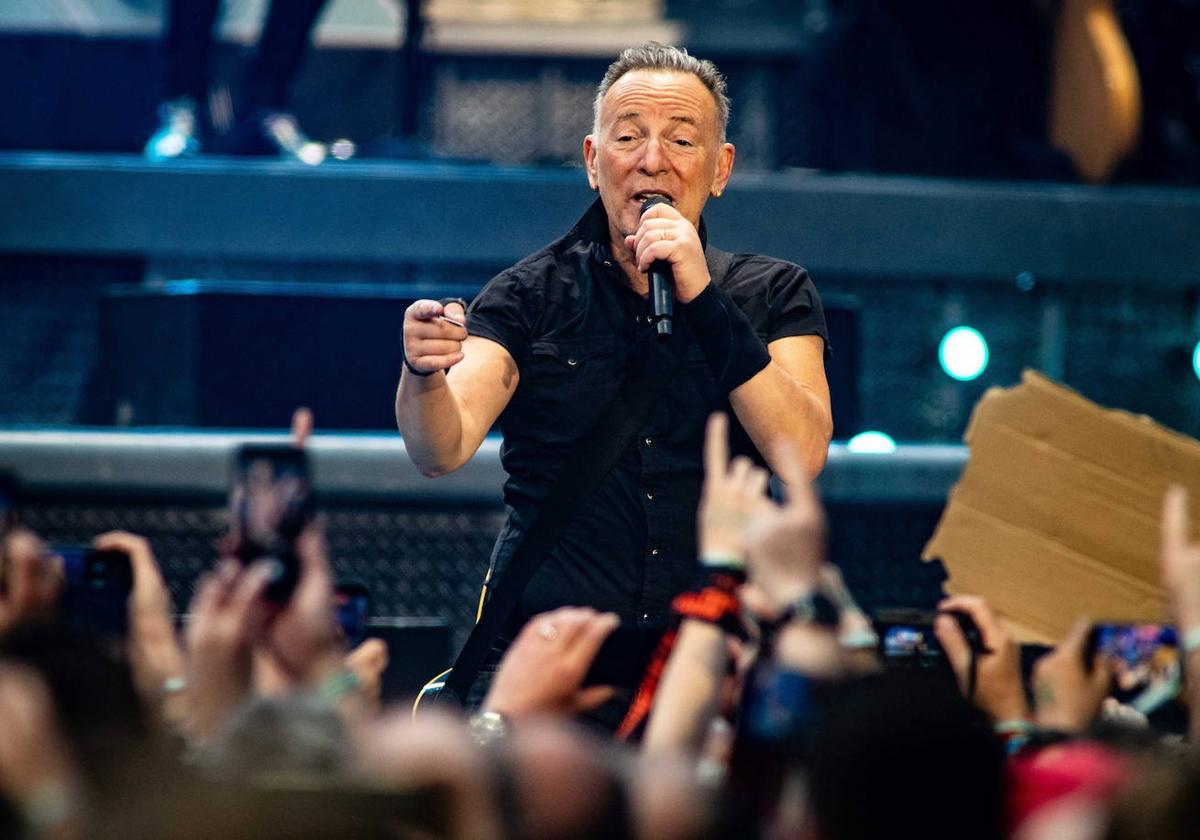 Bruce Springsteen aplaza cuatro conciertos de su gira europea por problemas de salud