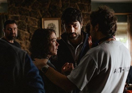 Patricia López y Javier Rey durante el rodaje de 'Singular' estos días en Madrid.