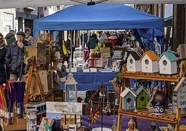 Una edición anterior del Mercado de la Almendra.