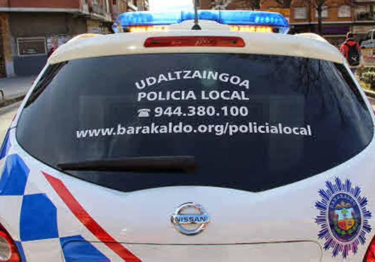 Roba un 'BMW' a un abogado y choca con un coche policial tras 20 kilómetros de persecución