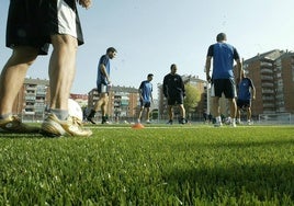 Un entrenamiento en el campo de La Vitoriana, en Zaramaga.