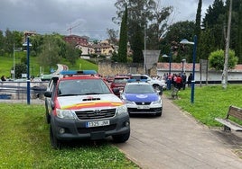 Patrullas de la Cruz Roja y de Ertzaintza se han desplegado en Etxebarri.