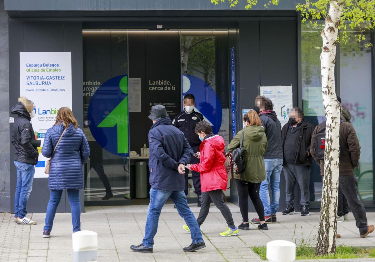 Una oficina de Lanbide en Vitoria