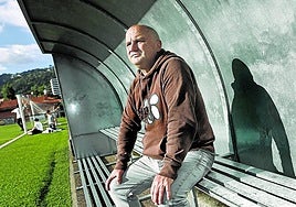 Juan Carlos Marco 'Marquitos' deja los banquillos del Santutxu tras dos décadas en el club.