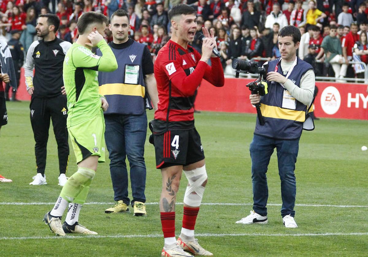La óptima temporada de Barcia en el Mirandés suscita el interés de otros equipos