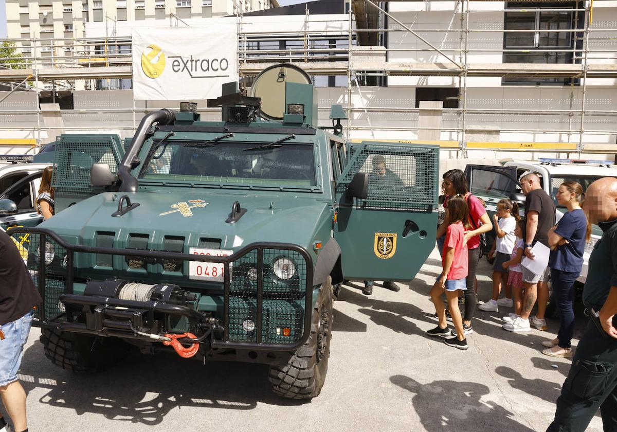 La jornada de puertas abiertas de la Guardia Civil de Vitoria, en imágenes