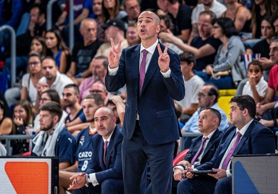 Peñarroya, en el Palau como entrenador del Baskonia.