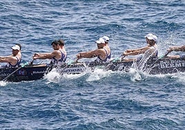 La 'Bouz Bizkaia' en uno de los tramos de la regata.