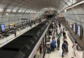 Problemas técnicos en tres trenes provocan retrasos en toda la red de metro