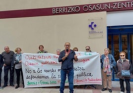 Los vecinos se volverán a concentrar este jueves frente al centro de salud del municipio.