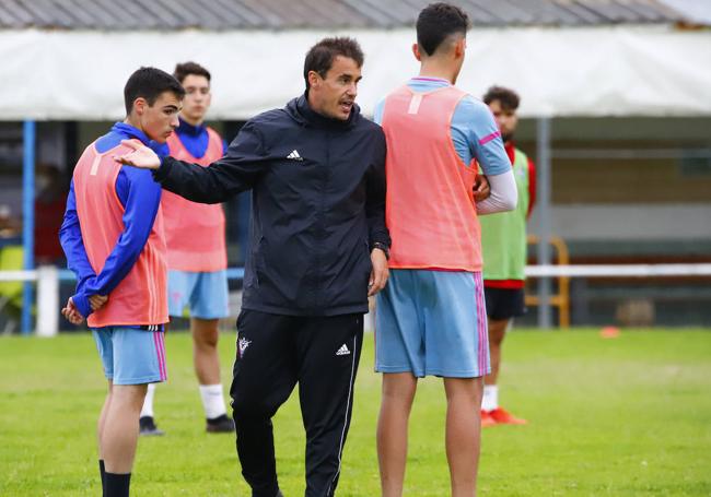 El palentino, cuando entrenaba al Mirandés B