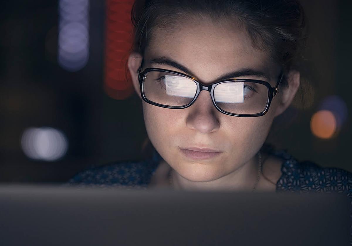 El mal uso que hacen los jóvenes de internet genera relaciones pobres que favorecen las infecciones de transmisión sexual.