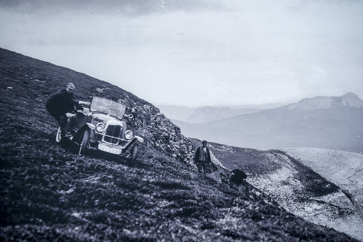 El Citroën que coronó el Gorbea hace un siglo