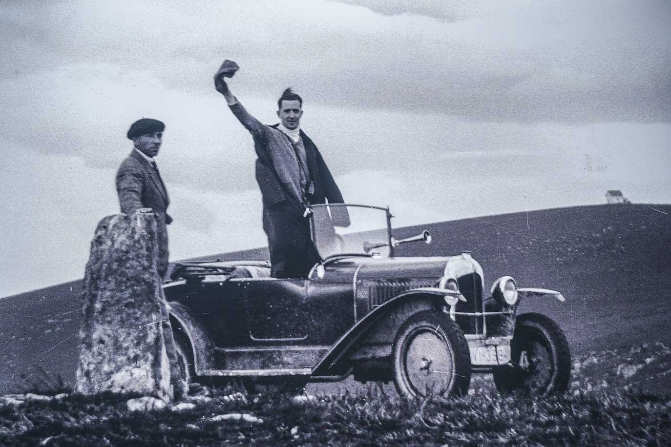 El Citroën que coronó el Gorbea hace un siglo