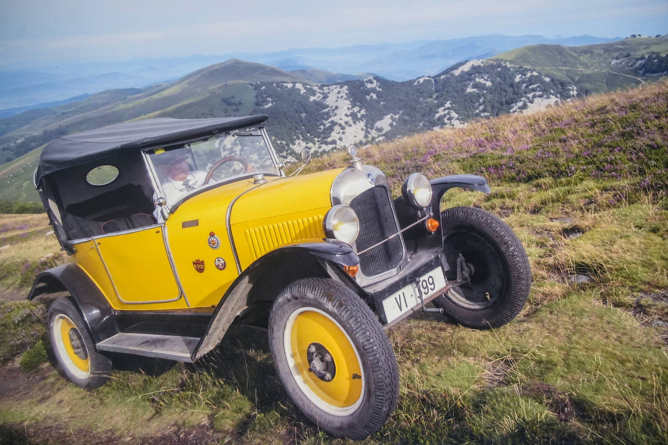 El Citroën que coronó el Gorbea hace un siglo