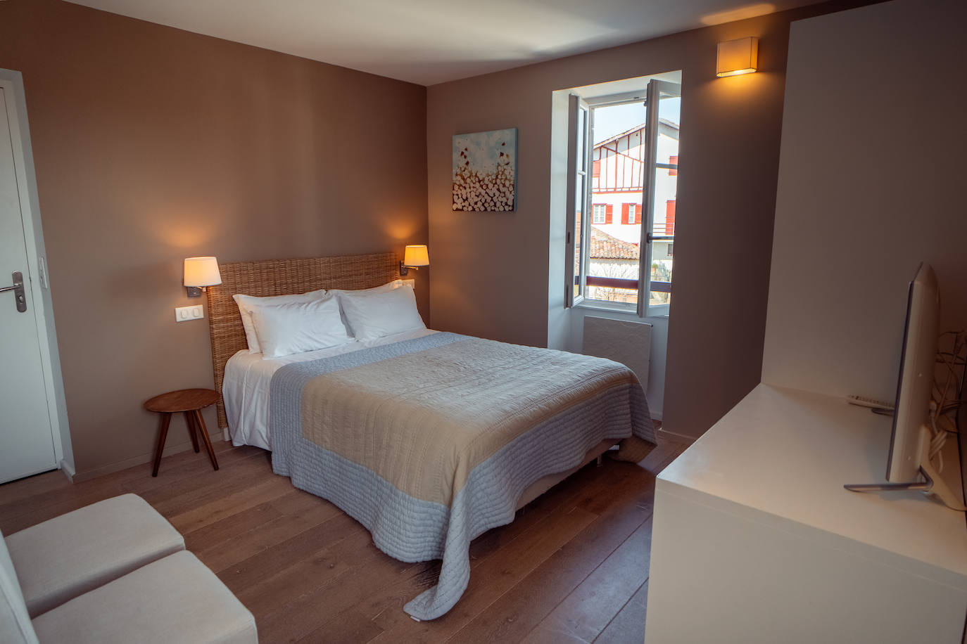 Una madre y su hija convierten una granja en una casa rural con encanto en el País Vasco francés