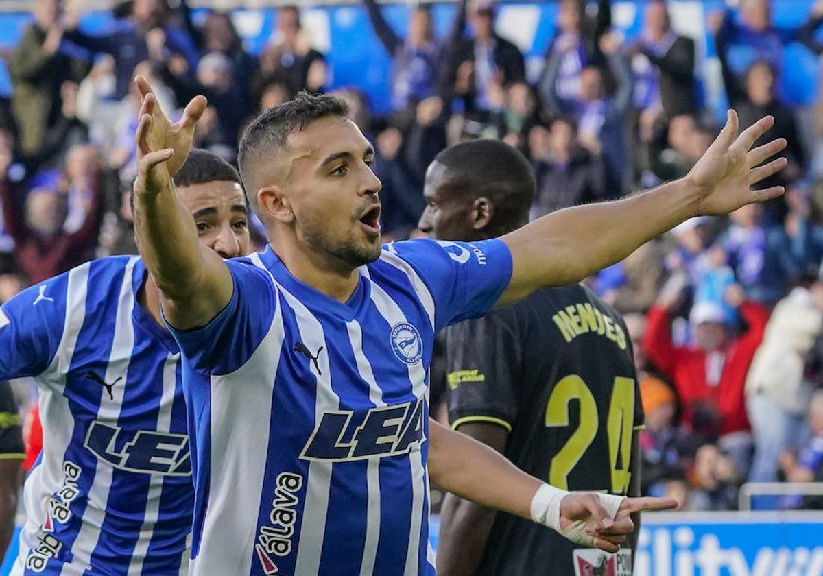 Sedlar celebra el gol ante el Almería, el día que se lesionó.