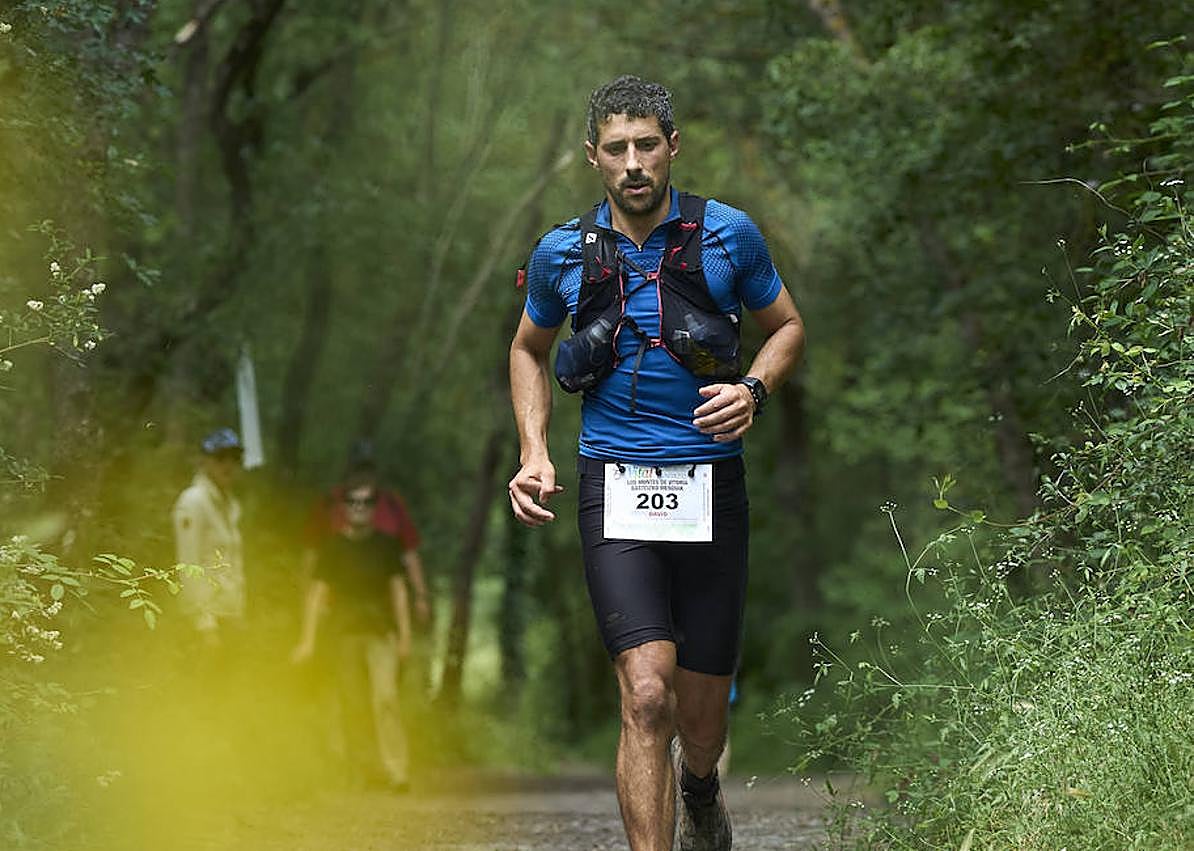 Imagen secundaria 1 - Igor Goikolea y Ane Zabala se imponen en &#039;Los Montes de Vitoria&#039;
