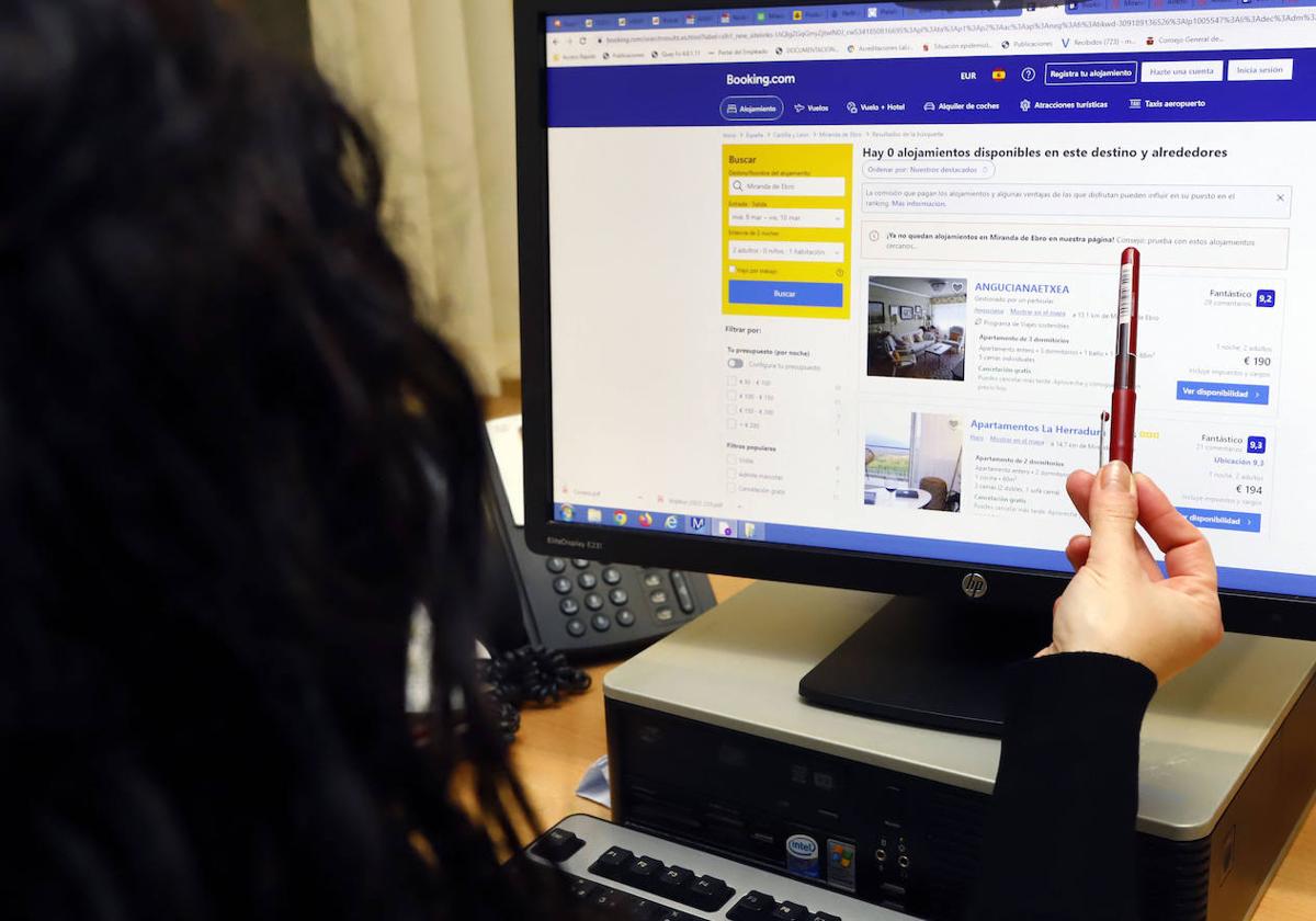 Los ciberdelincuentes suplantan webs de viajes conocidas como Booking.