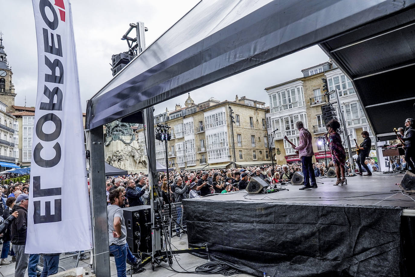 Todo el ambiente de la Virgen Blanca
