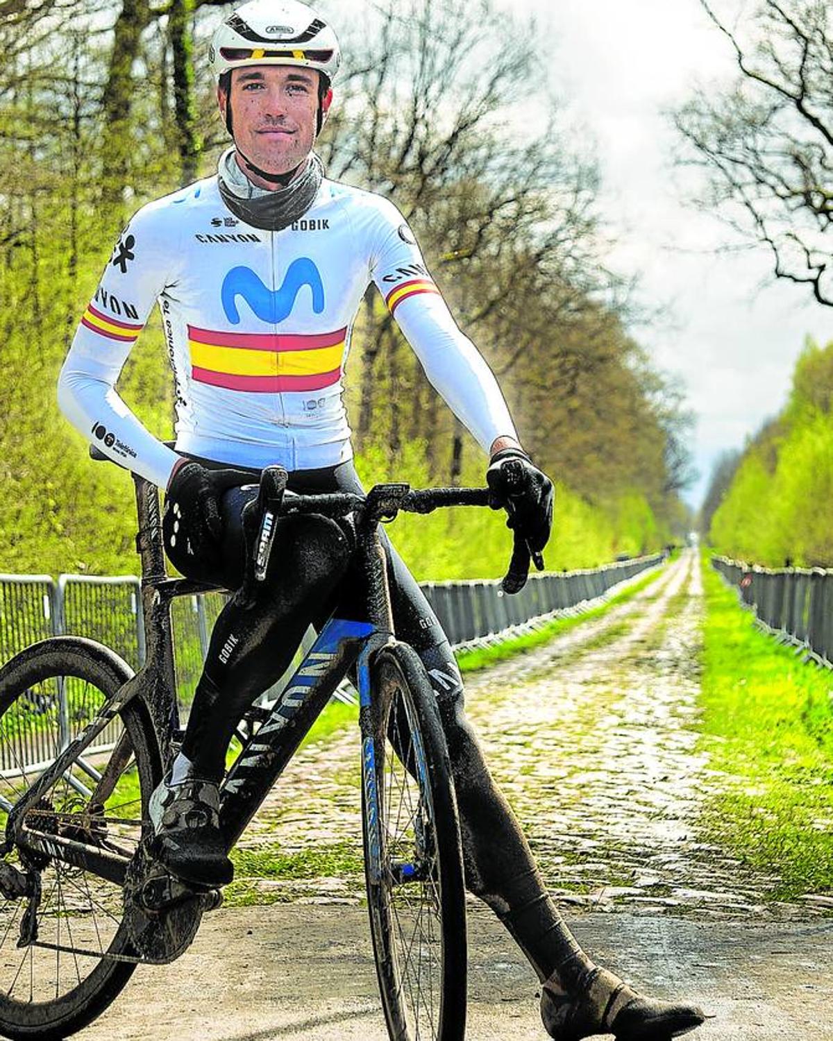 Oier Lazkano, con el maillot de campeón de España en ruta.