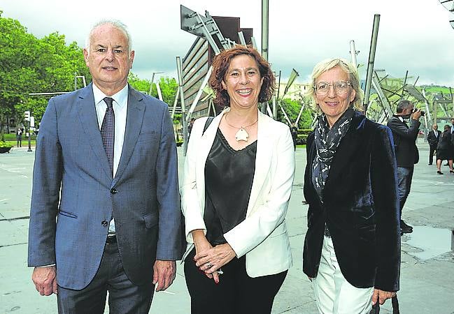 Francisco Javier Azpiazu, Amaia Arregi y Carolina Pérez Toledo.