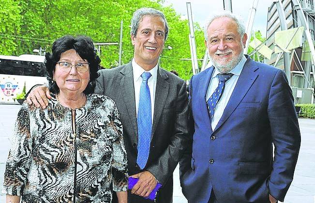 Cristina Gil, Luis Rodríguez Llopis y José Ignacio Zudaire. 