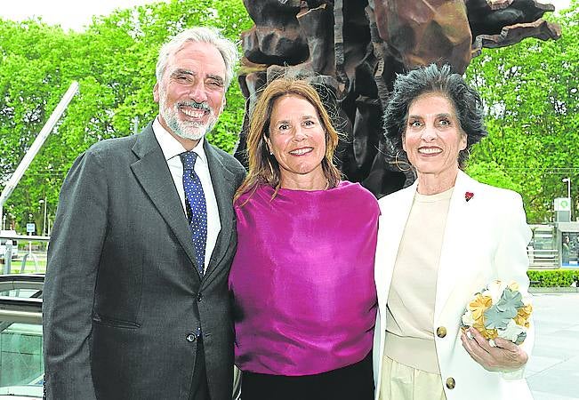 Juan Asúa, Gema Vidri y Cristina Larrea.