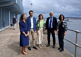 Marisol Garmendia, delegada del Gobierno; Mikel Torres, alcalde Portugalete; Eva Ferreira, rectora de la UPV; Charles Pinto, director de la Escuela de Ingeniería de Bilbao; y Miren Artaraz, directora de Política y Coordinación Universitaria, han inaugurado el Itsasgunea.