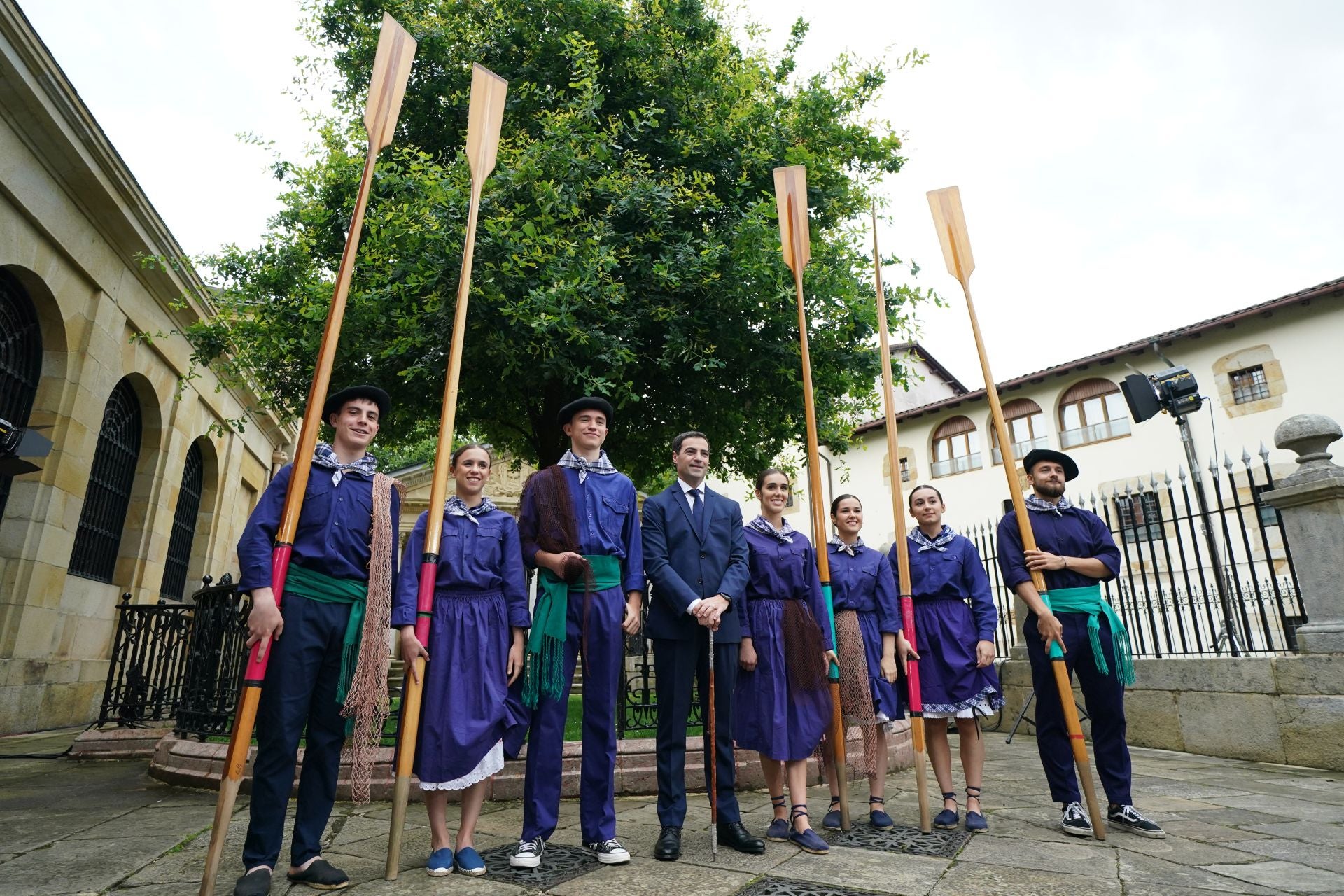 El remo estuvo presente en la toma de posesión de Pradales