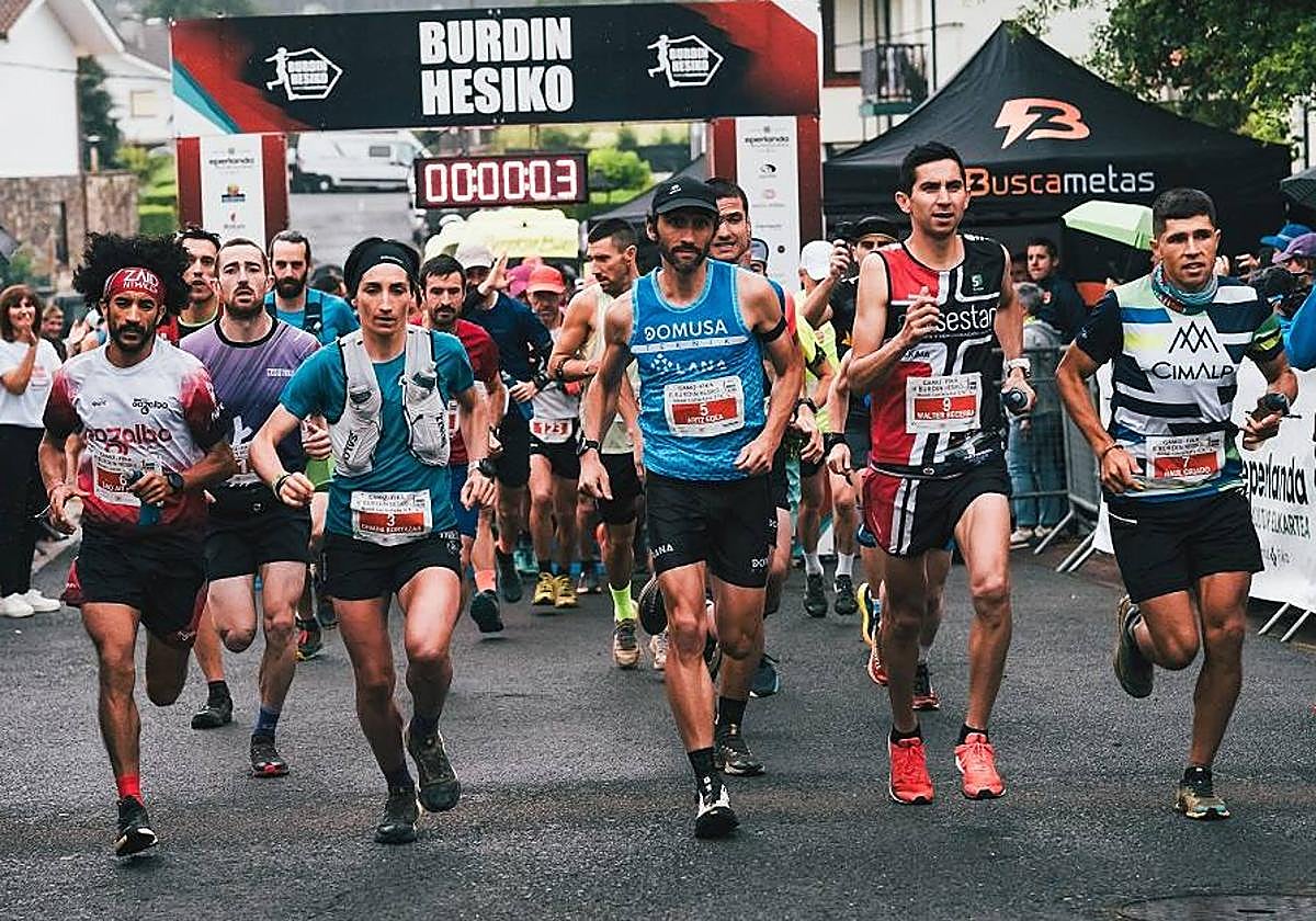 Zaid Ait Malek, Oihana Kortazar, Aritz Egea, Walter Becerra y Raúl Criado encabezan la prueba nada más tomarse la salida.