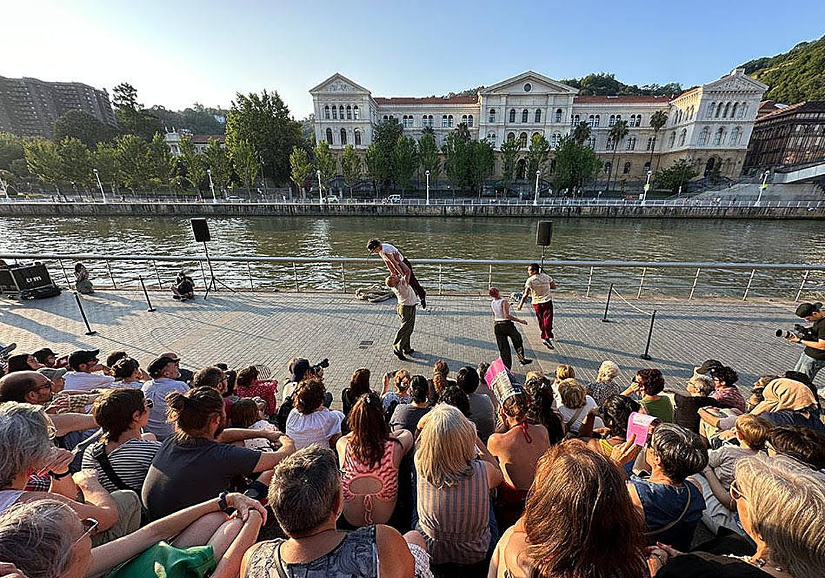 Abandoibarra acoge desde este miércoles una decena de espectáculos de danza