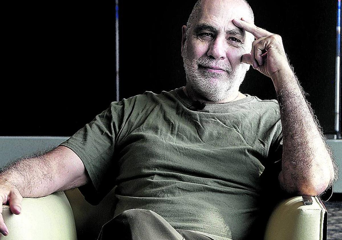 Guillermo Arriaga firma un libro valiente y comprometido.